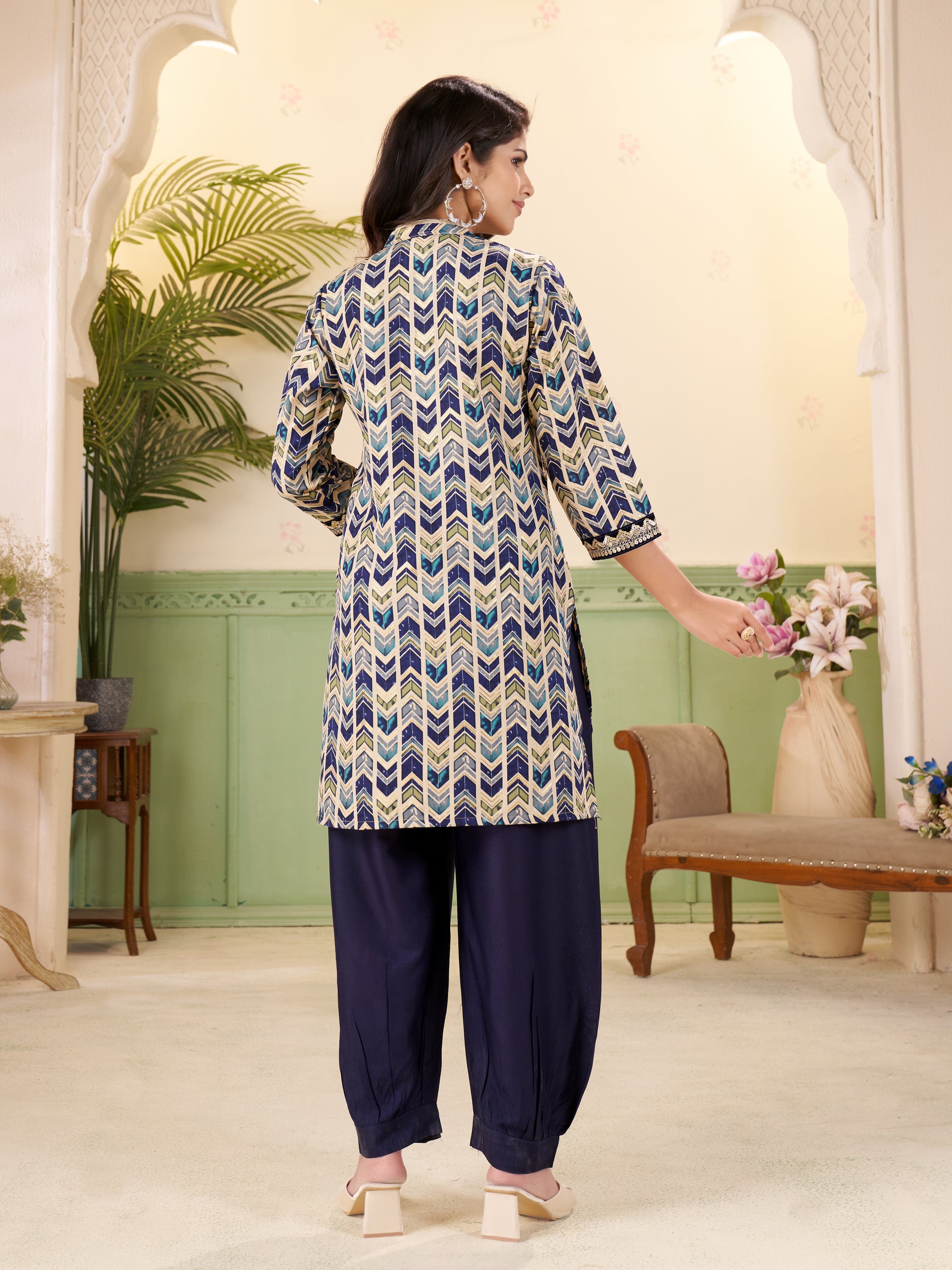 Kaairra Kurti With Patiyala Set