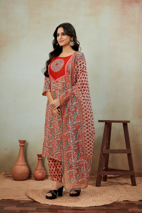 Kaairra Kurta Set With Dupatta