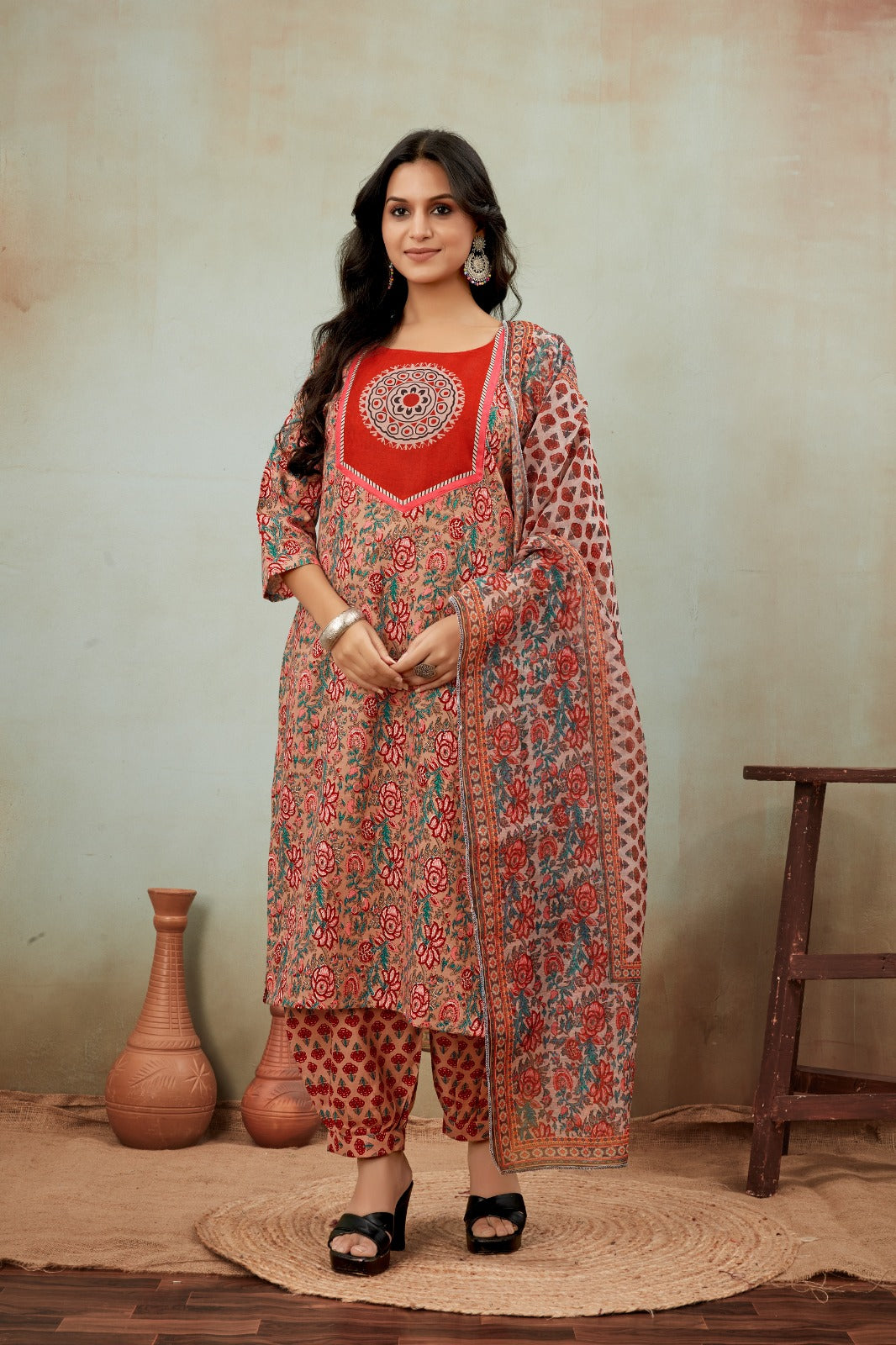 Kaairra Kurta Set With Dupatta